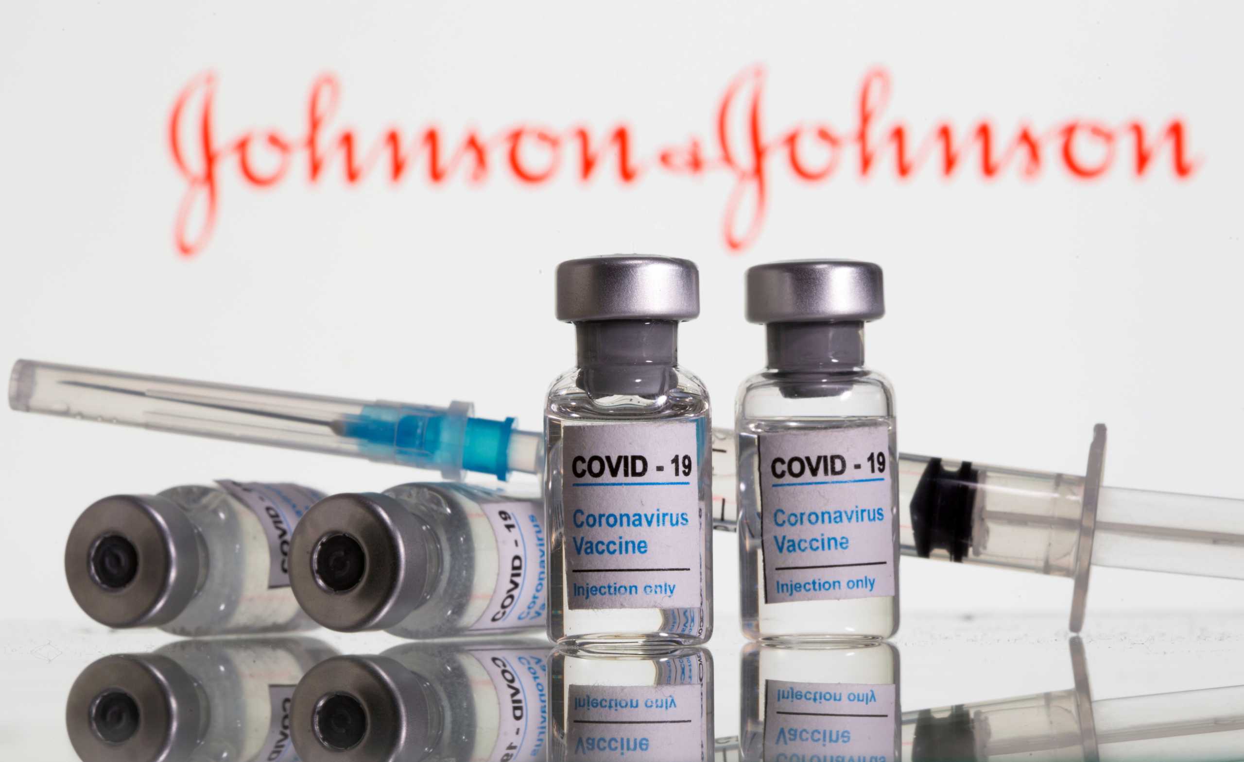ΗΠΑ: Εντοπίστηκαν 28 περιστατικά θρομβώσεων μετά τη χορήγηση του εμβολίου της Johnson & Johnson