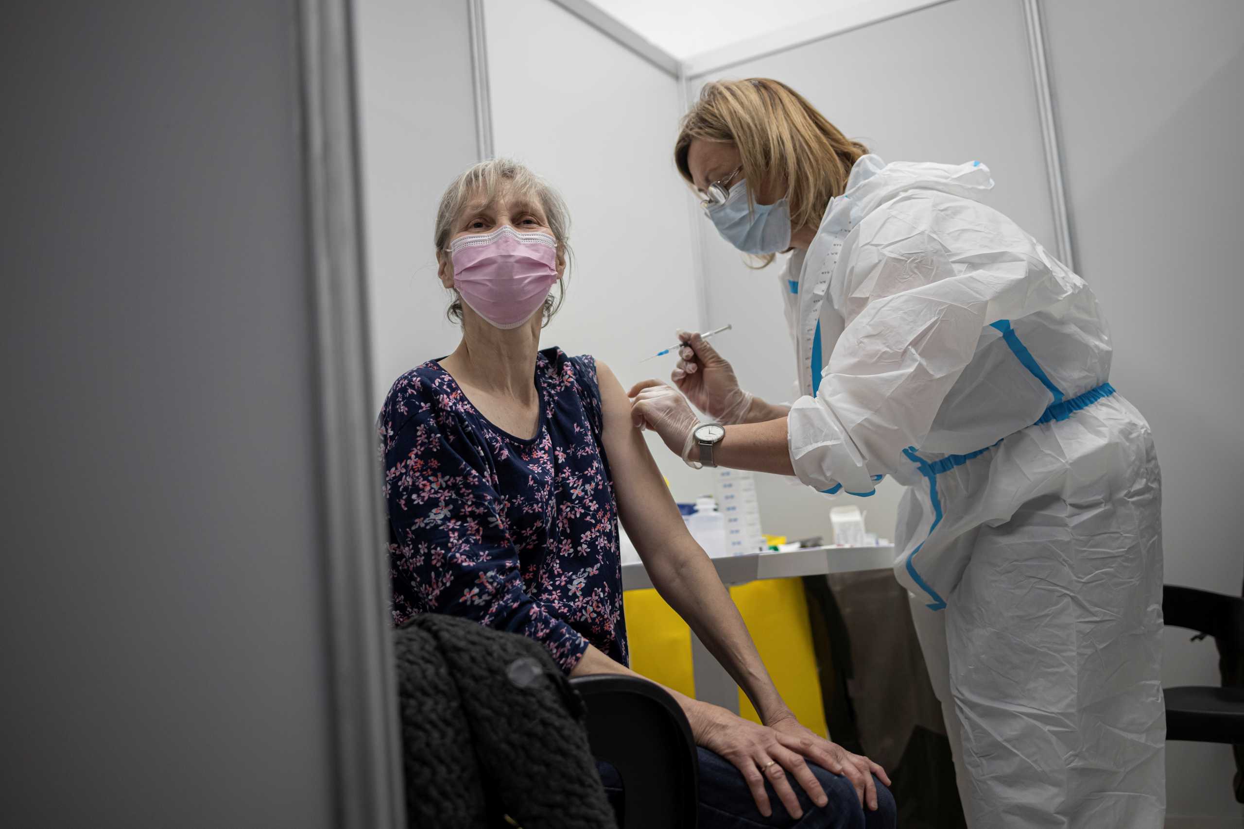 Βέλγιο: Στους 4 μήνες, αντί για 6 η τρίτη δόση για όσους είχαν εμβολιαστεί με Pfizer ή Moderna