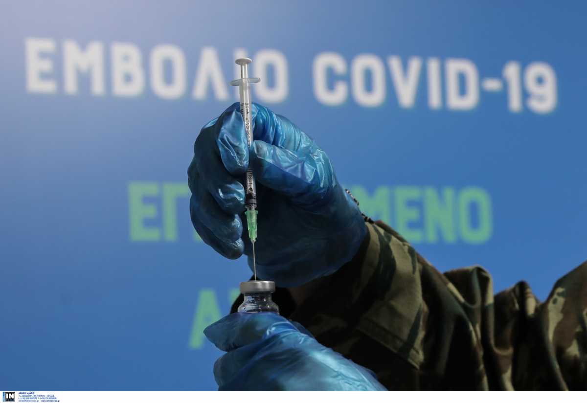 Κορονοϊός: Σύσταση για εμβολιασμό των εφήβων 15 – 17 ετών