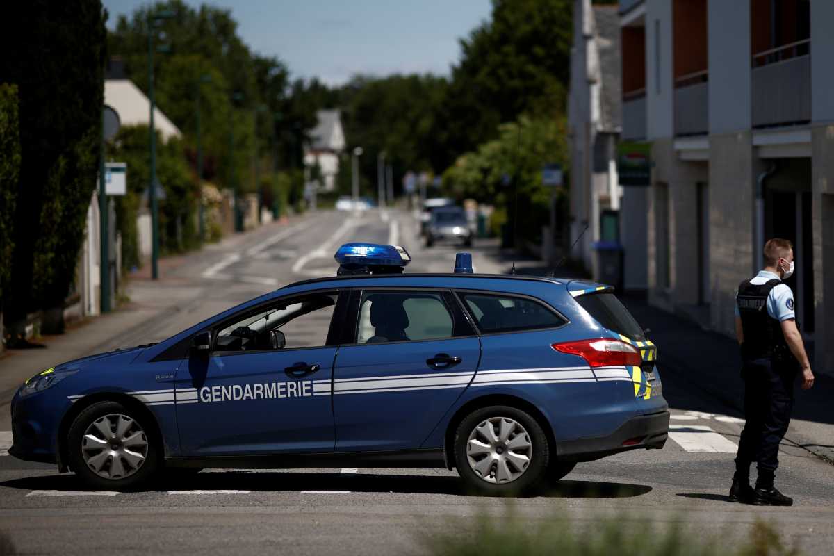 Γαλλία: Επίθεση με μαχαίρι κατά γυναίκας αστυνομικού στη Γαλλία (pics)