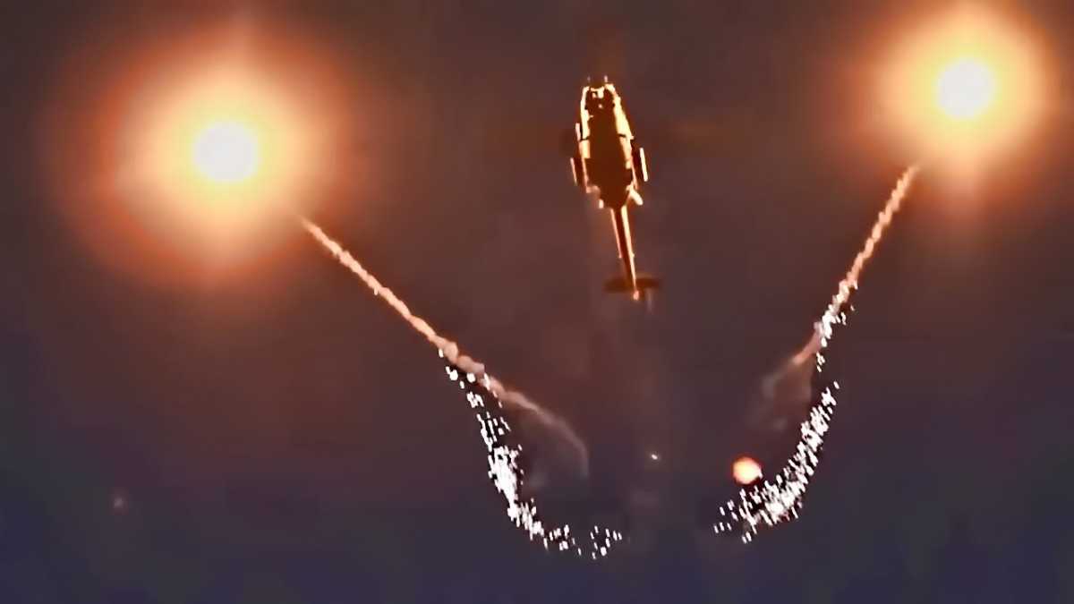 USMC: Επιδρομές και «αερομαχίες» ελικοπτέρων των Αμερικανών Πεζοναυτών [vid]