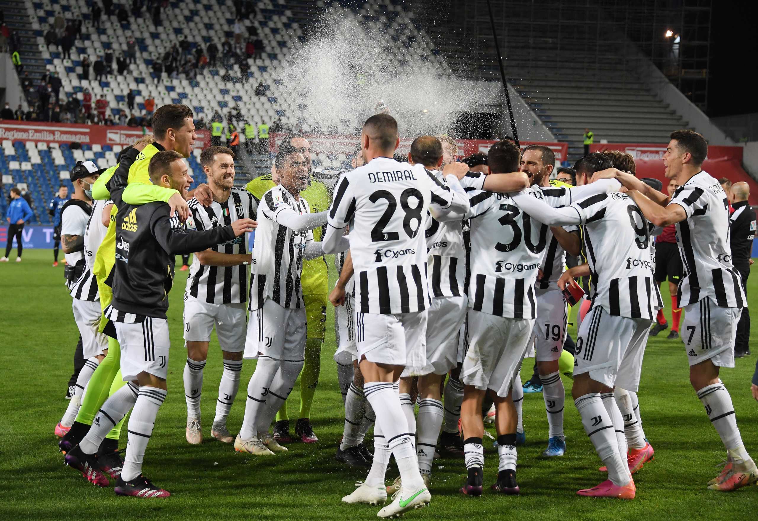 Soccer Football - Coppa Italia - Final - Atalanta v Juventus - Mapei Stadium - Citta del Tricolore, Reggio Emilia, Italy - May 19, 2021 Juventus' Gianluigi Buffon and teammates celebrate after winning the Coppa Italia REUTERS