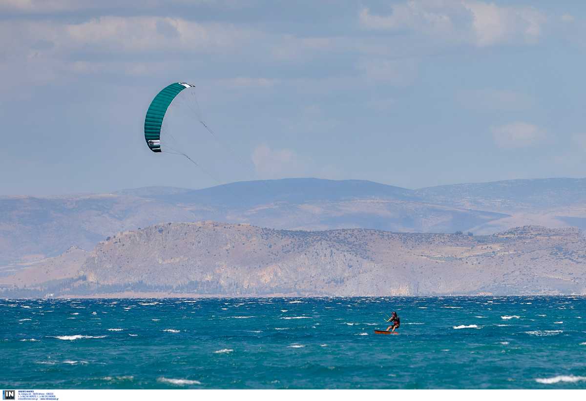 Επιχείρηση διάσωσης για χειριστή Κite Surf στην Πύλο