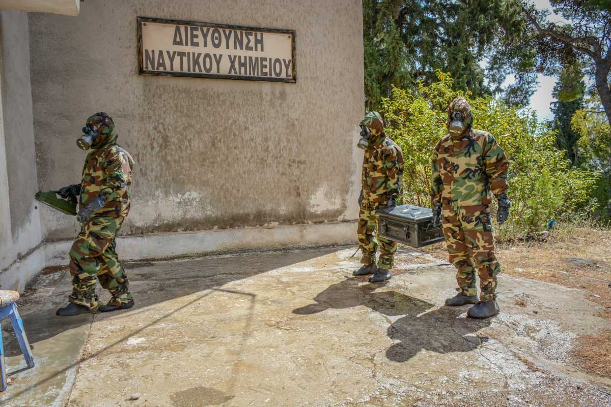 Εντυπωσιακά πλάνα από Άσκηση Μείζονος Ατυχήματος στο Ναύσταθμο Σαλαμίνας! [pics]