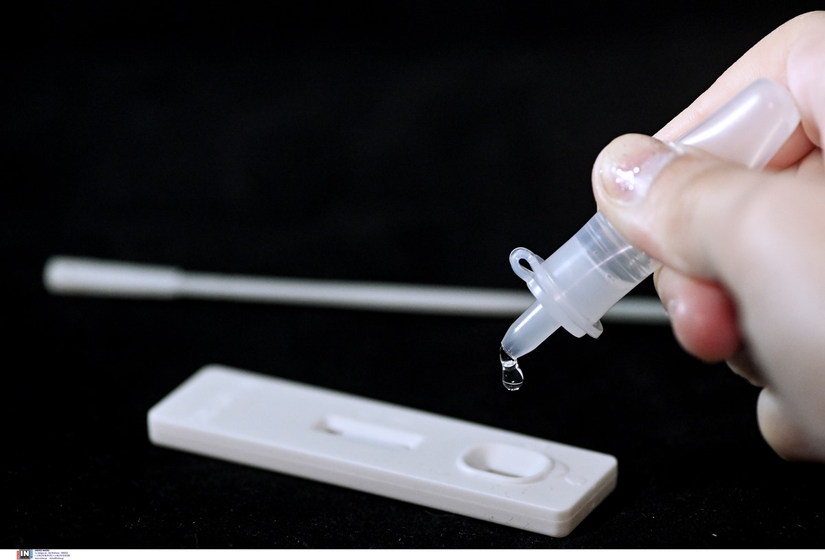 Self test: Από Τετάρτη η διάθεση τους στα φαρμακεία για μαθητές και εμβολιασμένους εκπαιδευτικούς