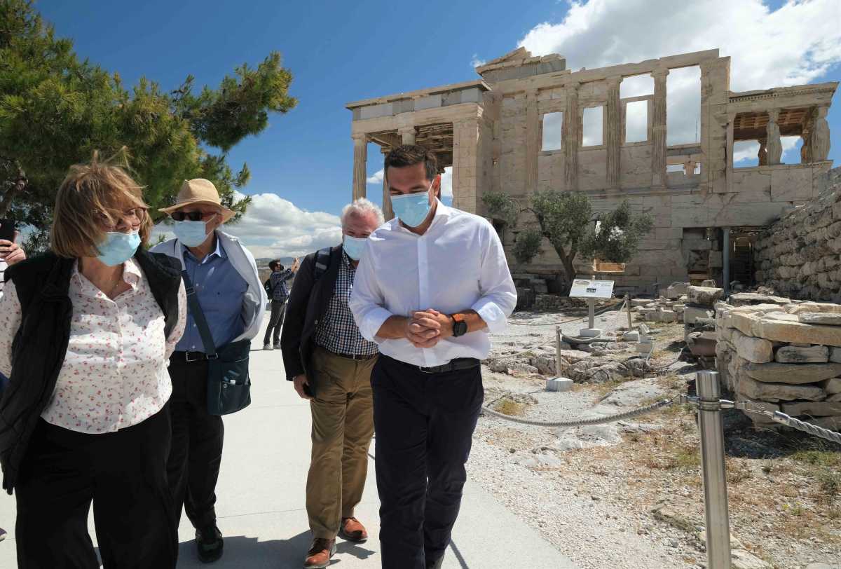 «Βροχή» δηλώσεων για την επίσκεψη Τσίπρα στην Ακρόπολη – Η απάντηση Ηλιόπουλου στην Πελώνη