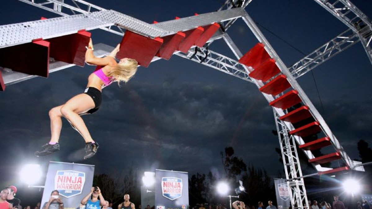 Русский ниндзя американская. American Ninja Warrior 2021. Джесси Графф полоса препятствий. Американский ниндзя препятствия. Американский ниндзя полоса препятствий.