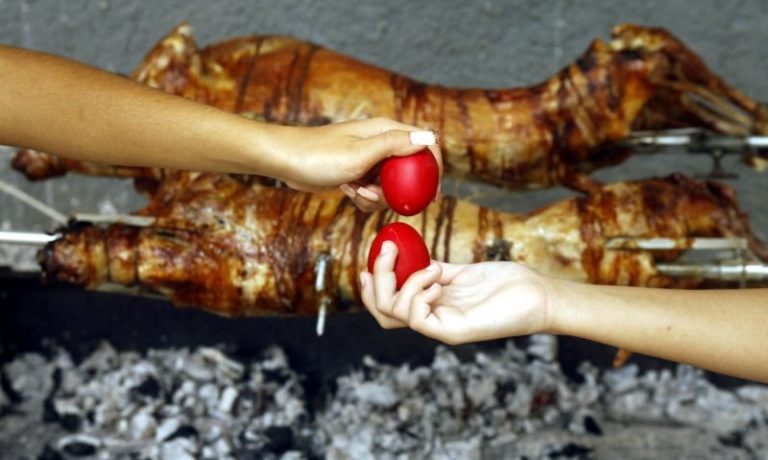 Γιατί σήμερα σουβλίζουμε αρνί;