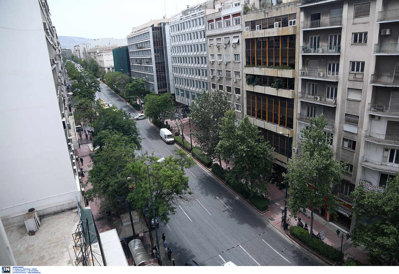 Οδός Αθηνάς: Ο δρόμος που κάποτε είχε υπαίθριους οδοντίατρους