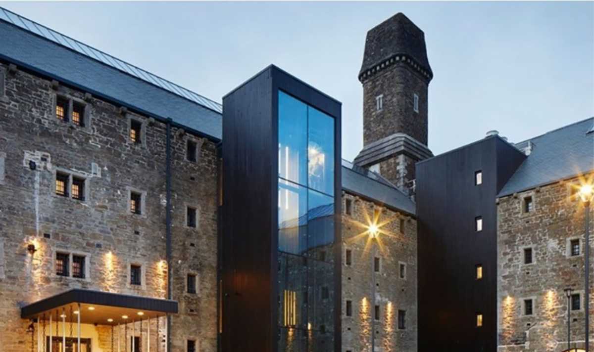 Δείτε πώς μια φυλακή του 18ου αιώνα μετατράπηκε σε πολυτελές ξενοδοχείο