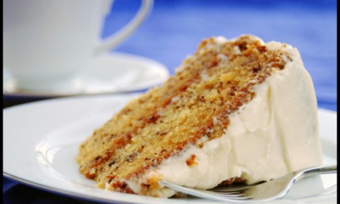 Εκπληκτική συνταγή για το πιο τέλειο κρύο κέικ μπανάνας με απίστευτη κρέμα!