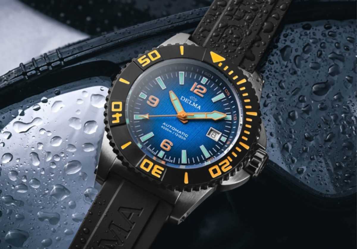 Δύο ισχυρά καταδυτικά ρολόγια με αντοχή σε βάθος 4.000 μέτρων