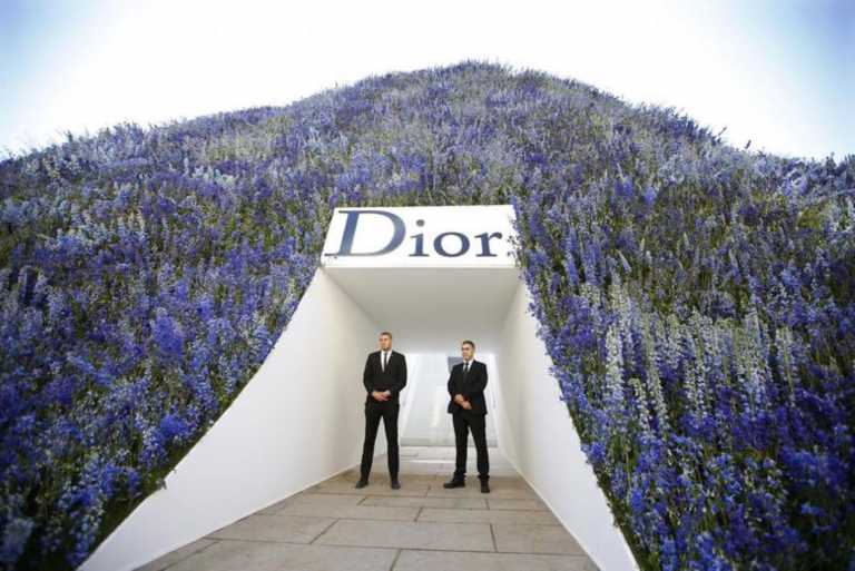 Τα σχέδια του Οίκου Dior για την Ελλάδα – Η επίδειξη μόδας και οι φωτογραφίσεις