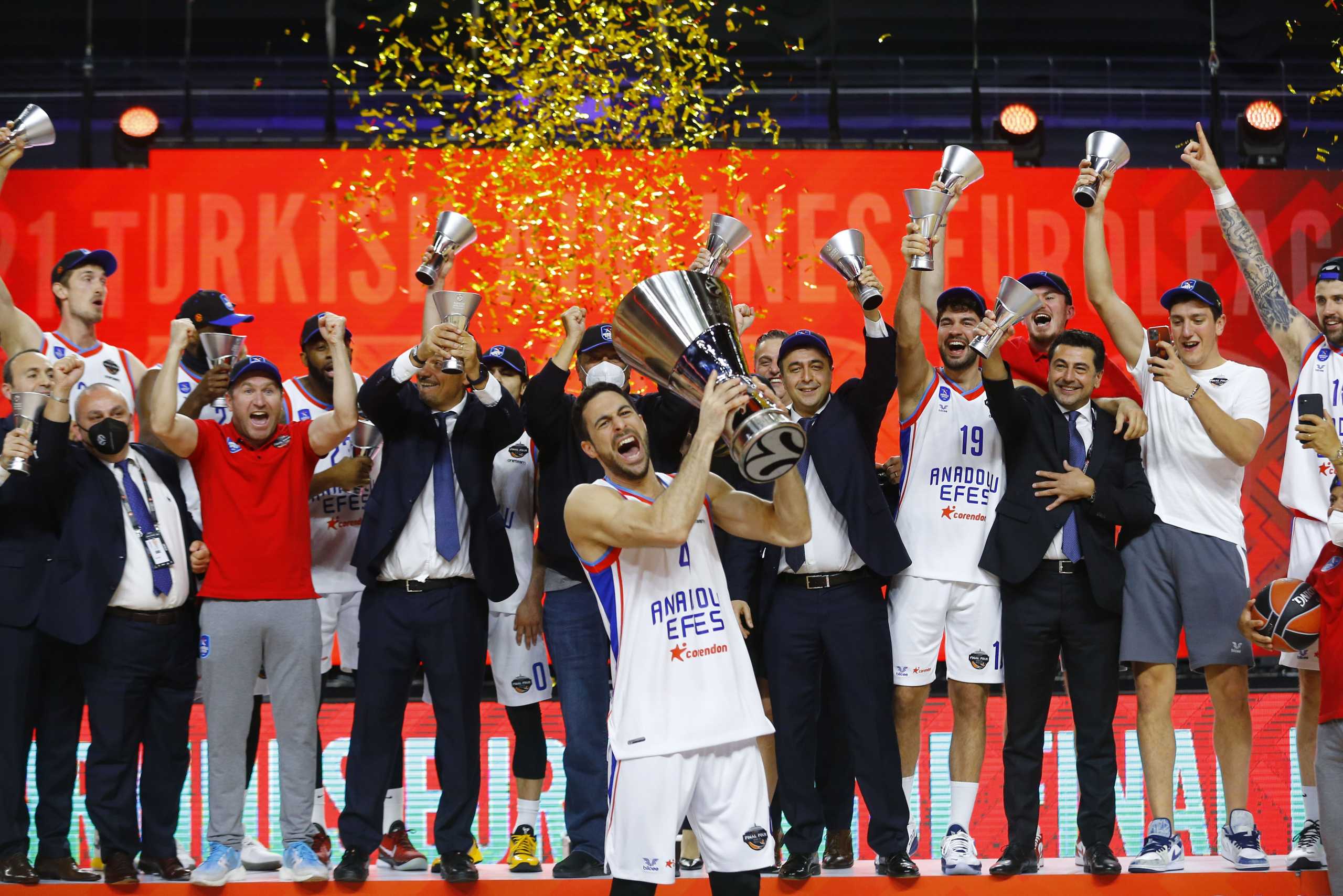 Euroleague: H απονομή στη νέα πρωταθλήτρια Ευρώπης, Εφές