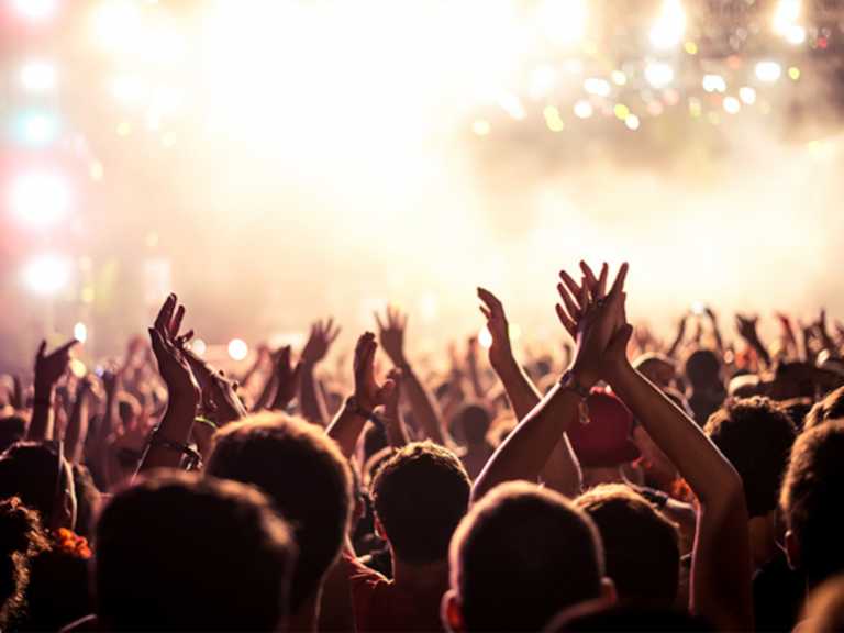 Με «γαλλικό μοντέλο» τα προνόμια στους εμβολιασμένους