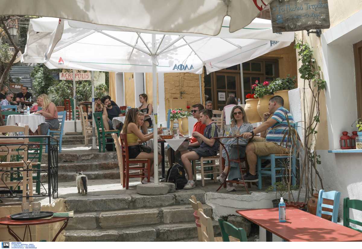 Κορονοϊός: Πάνω από τα μισά νέα κρούσματα στην Αττική – Προβληματίζει η Κρήτη