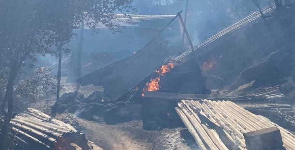 Φωτιά στη Μακρακώμη: Μετράνε τις πληγές τους οι κάτοικοι (pics)