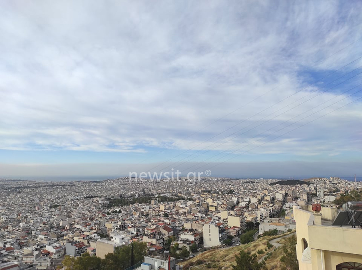 Φωτιά στον Σχίνο Κορινθίας: Σκεπάζει περιοχές της Αττικής ο καπνός (pics)