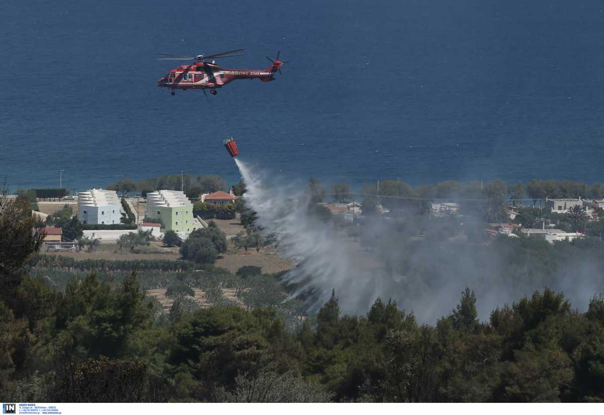 Φωτιά στα Γεράνεια: Θέμα χρόνου να τεθεί σε ύφεση – Κυβερνητικό κλιμάκιο στο Αλεποχώρι