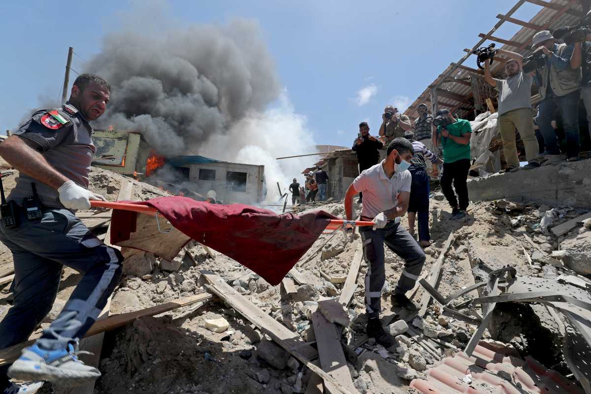Ισραηλινές αεροπορικές επιδρομές πλήττουν τη Γάζα – 42.000 Παλαιστίνιοι έχουν εγκαταλείψει τα σπίτια τους (pics, vids)