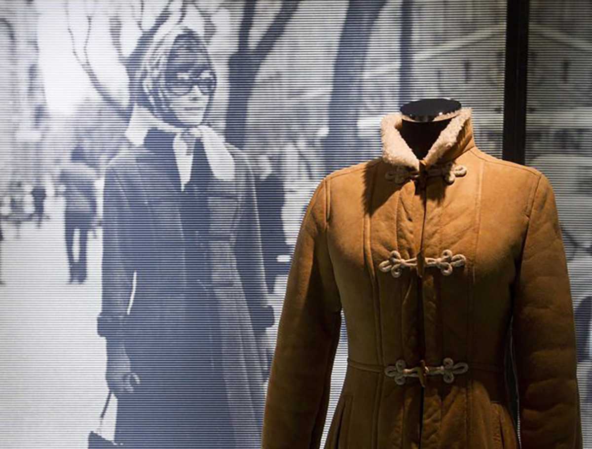 epa02980474 A view of a coat belonging to late US actress Audrey Hepburn displayed during the exhibition 'Audrey in Rome' at the Ara Pacis Museum in Rome, Italy, 25 October 2011. The exhibition runs from 26 October to 04 December 2011.  EPA