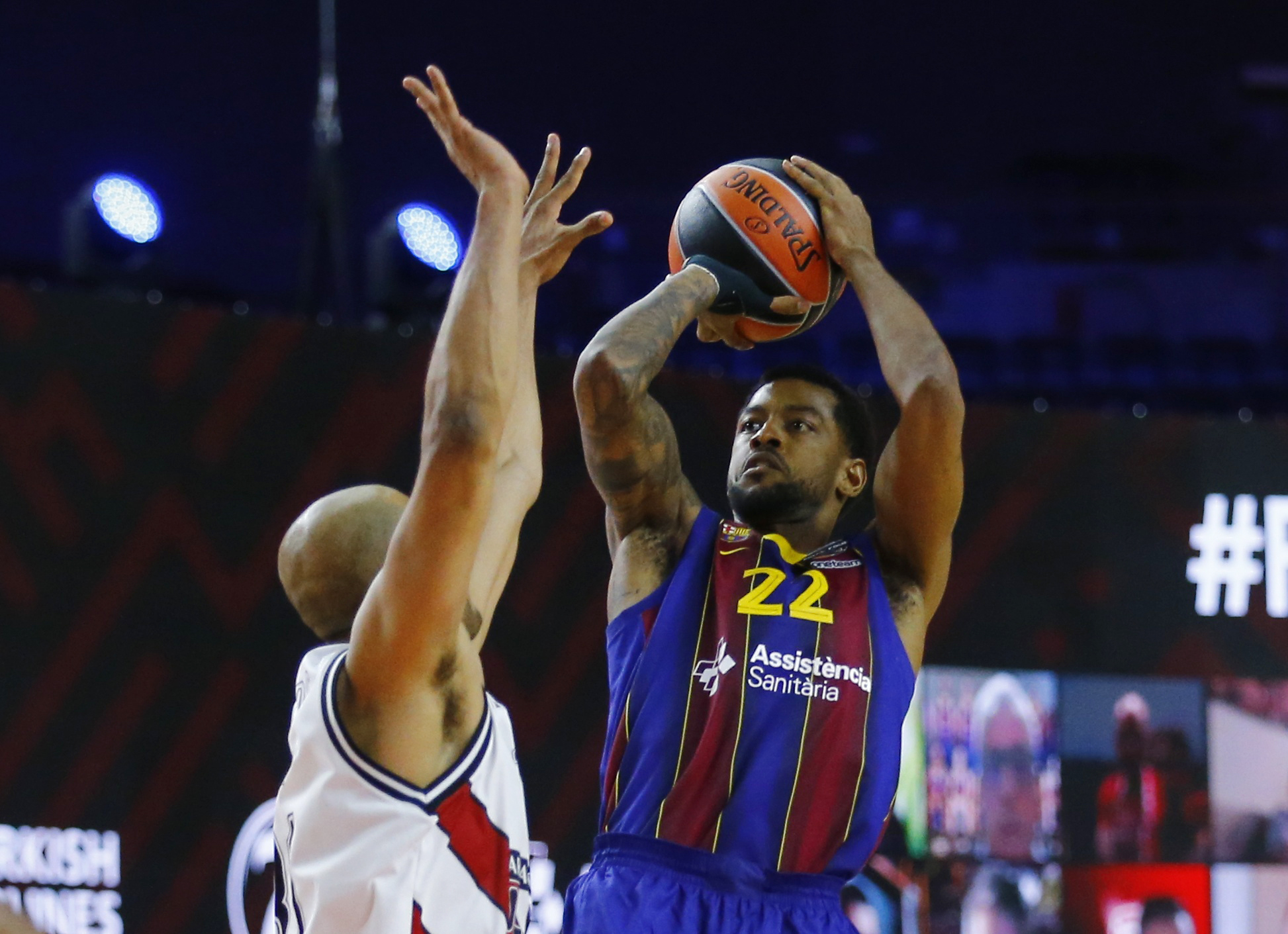 Basketball - Euroleague Final Four - FC Barcelona v Olimpia Milano - Lanxess Arena, Cologne, Germany - May 28, 2021 FC Barcelona's Cory Higgins scores a basket REUTERS