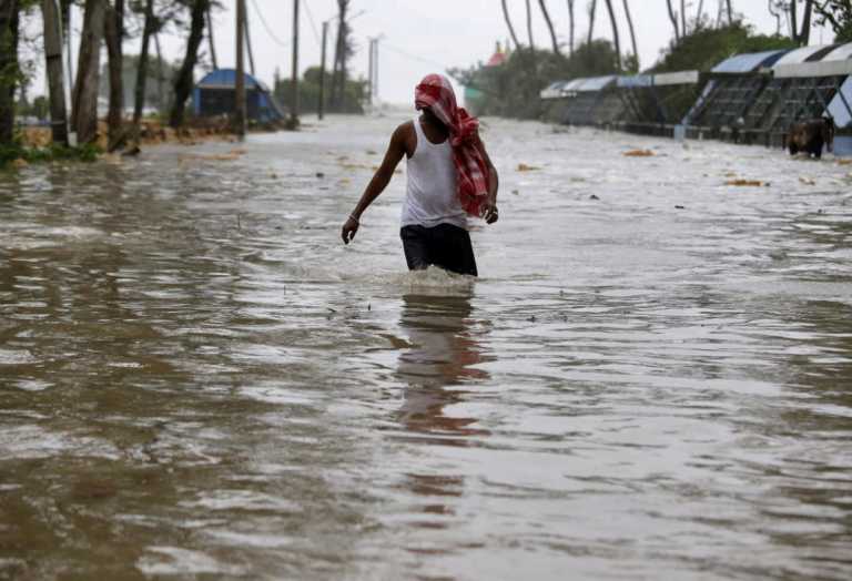Ινδία: 25 νεκροί και τεράστιες καταστροφές από τις καταρρακτώδεις βροχές στην Κεράλα