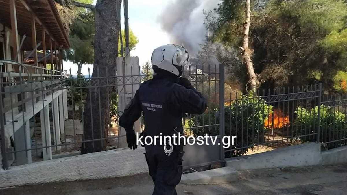 Φωτιά στα Ίσθμια: Μια ανάσα από τα σπίτια οι φλόγες, παραμένει κλειστή η Π.Ε.Ο Ισθμού – Επιδαύρου (pics, video)