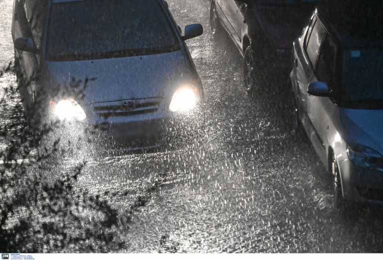 Πλημμύρες και προβλήματα από την κακοκαιρία - Ισχυρές καταιγίδες μέχρι την Τρίτη