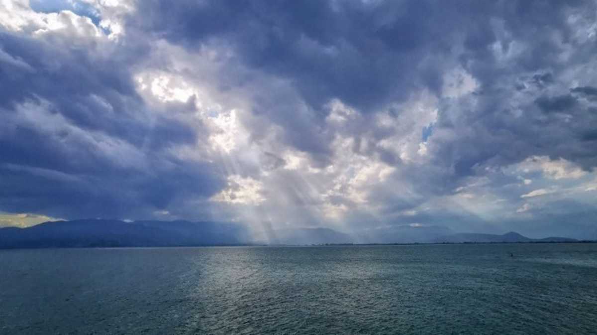 Καιρός – meteo: Κρύος Απρίλιος σε Βόρεια και Δυτική Ελλάδα – 2 βαθμούς κάτω από τις μέσες τιμές