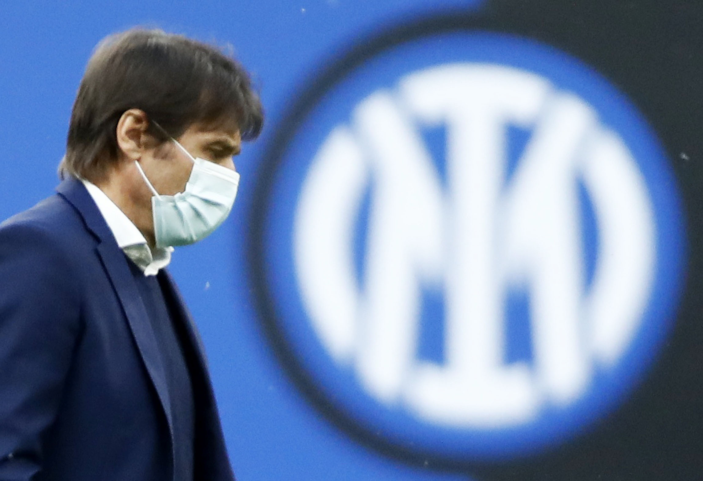 Soccer Football - Serie A - Inter Milan v AS Roma - San Siro, Milan, Italy - May 12, 2021 Inter Milan coach Antonio Conte before the match REUTERS