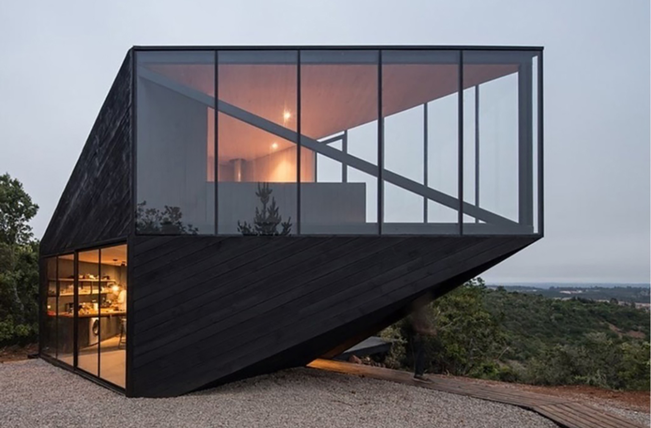 Μια απίστευτη ξύλινη κατοικία στην Χιλή που μοιάζει με πλώρη πλοίου