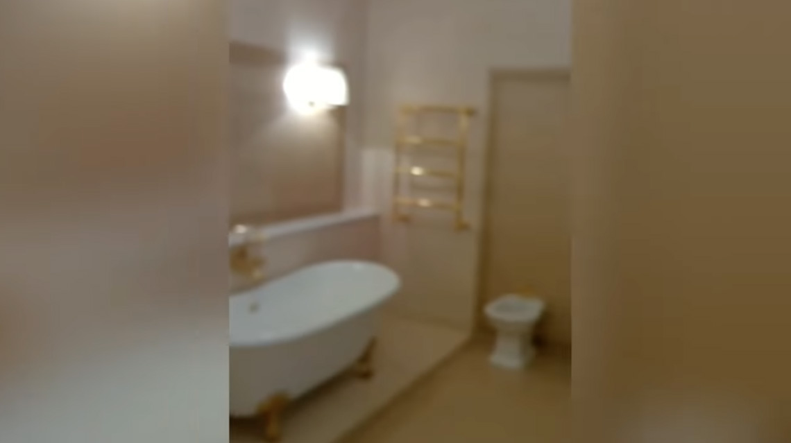 Αλεξάντερ Λουκασένκο: Το παιδί απ’ το χωριό που έγινε στυγνός δικτάτορας