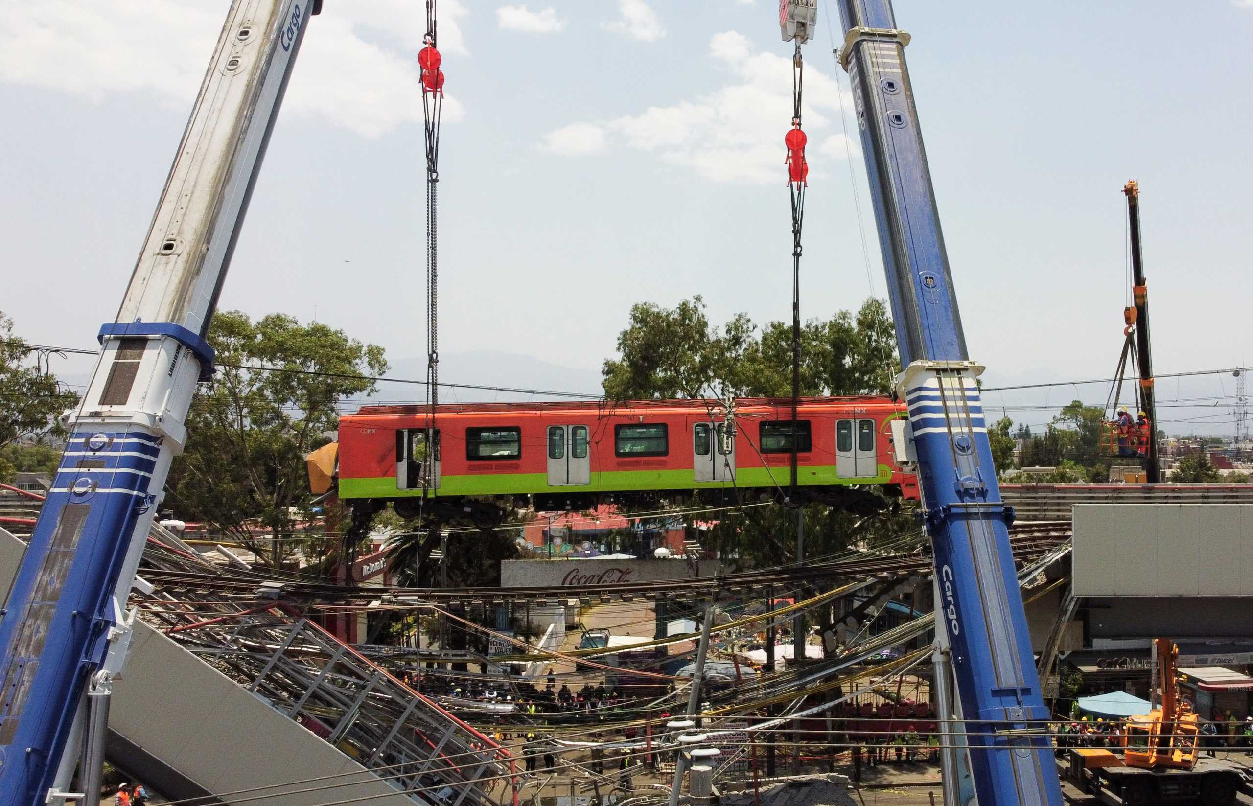 Μεξικό: Ξεκίνησε η έρευνα για το δυστύχημα στο μετρό – Στους 25 οι νεκροί (pics, vid)