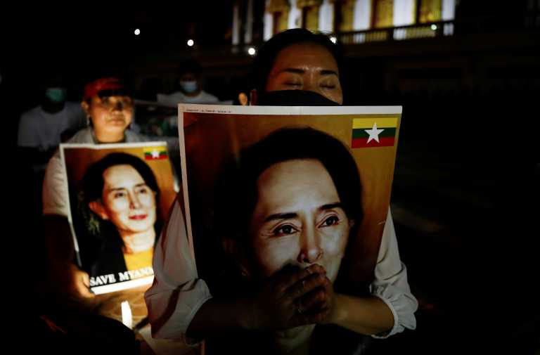 Μιανμάρ: Η χούντα διαλύει το κόμμα της Αούνγκ Σαν Σου Τσι – Παγώνει τη βοήθεια η Ιαπωνία