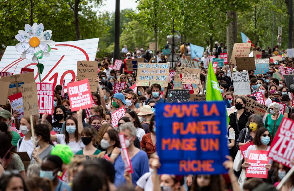 Παρίσι: Χιλιάδες διαδηλωτές ζήτησαν  από τον Μακρόν έναν πιο φιλόδοξο νόμο για το κλίμα