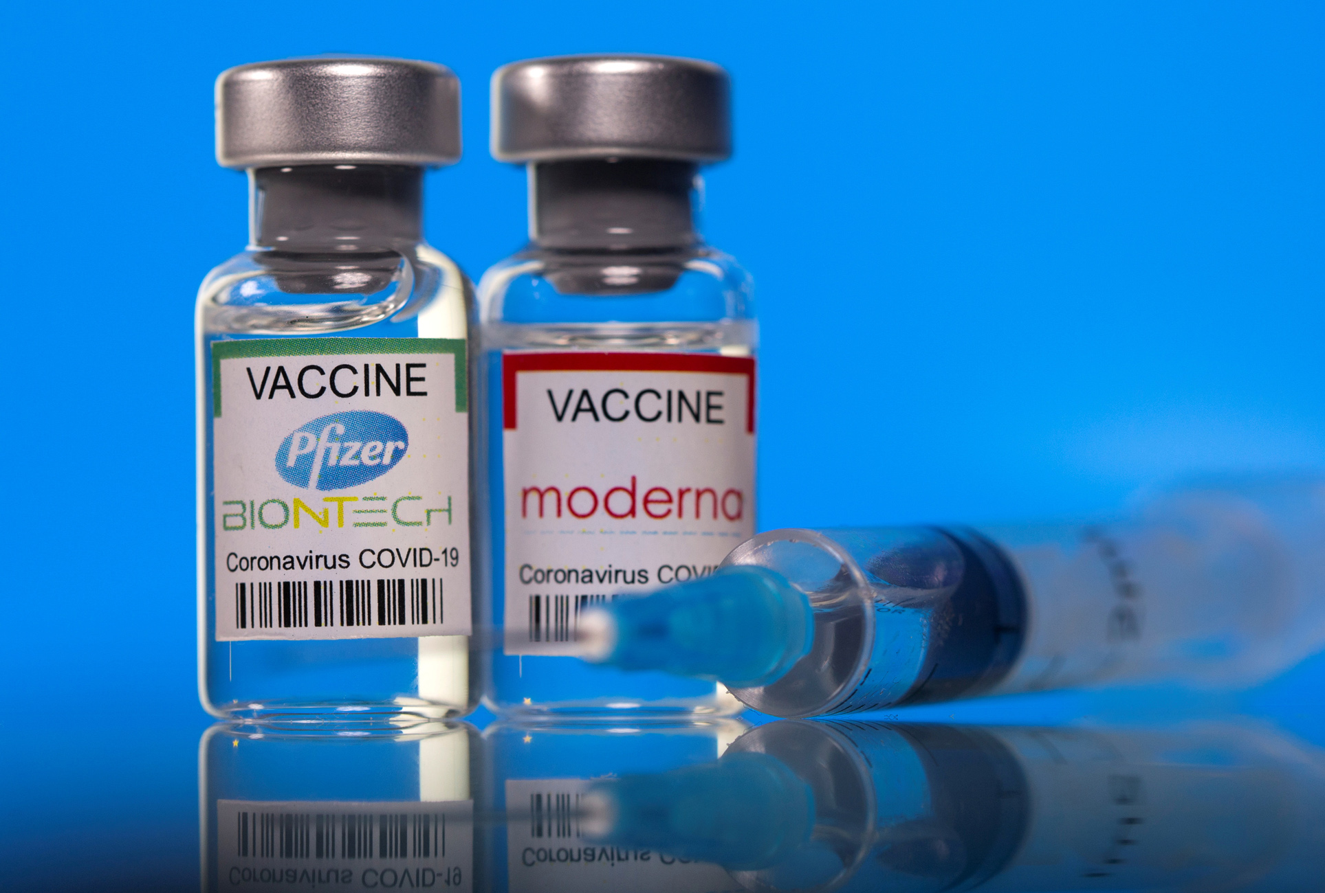 Κορονοϊός – Εμβόλιο Moderna vs Pfizer: Ποιος βγαίνει «νικητής» από τη σύγκριση