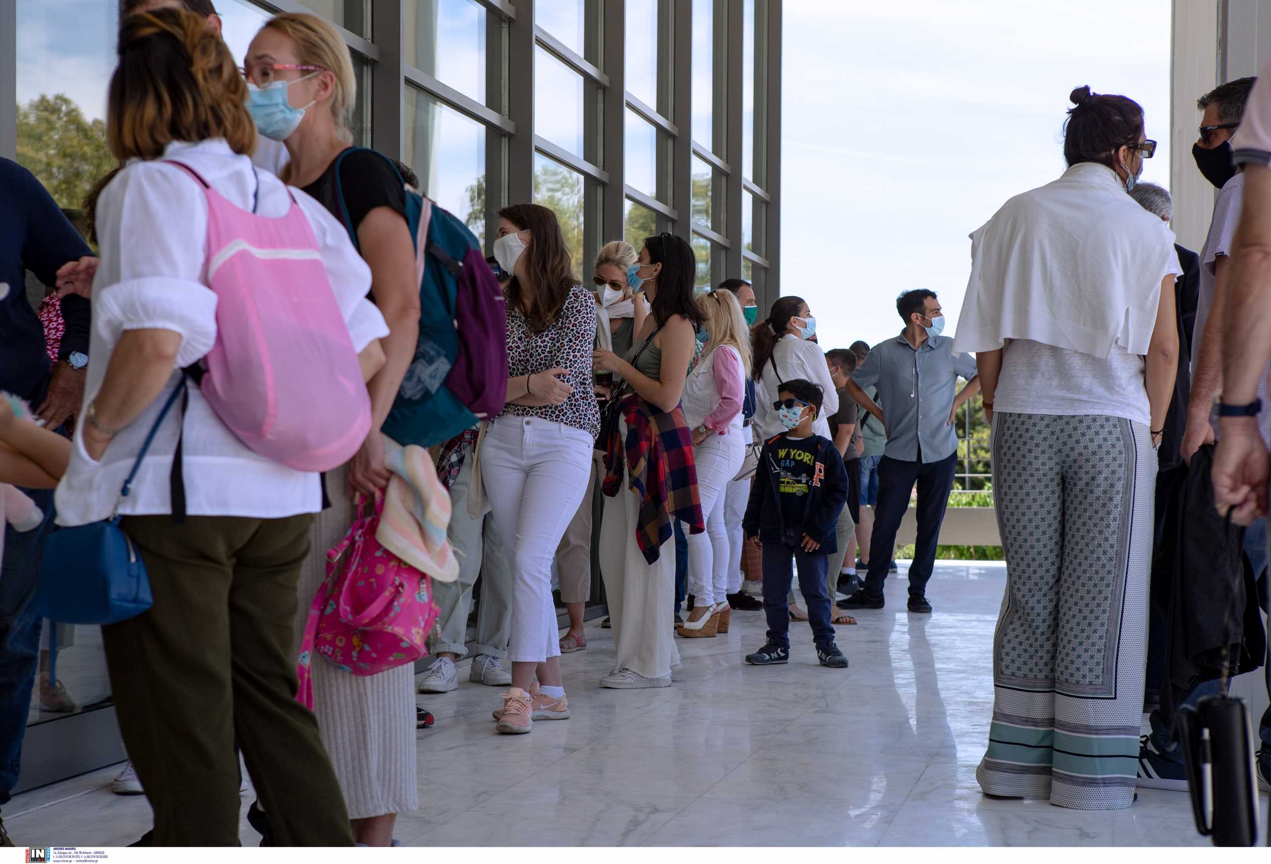 «Μπόνους» για το εμβόλιο: Τα κίνητρα που θα δοθούν στους πολίτες – Όλα τα σενάρια