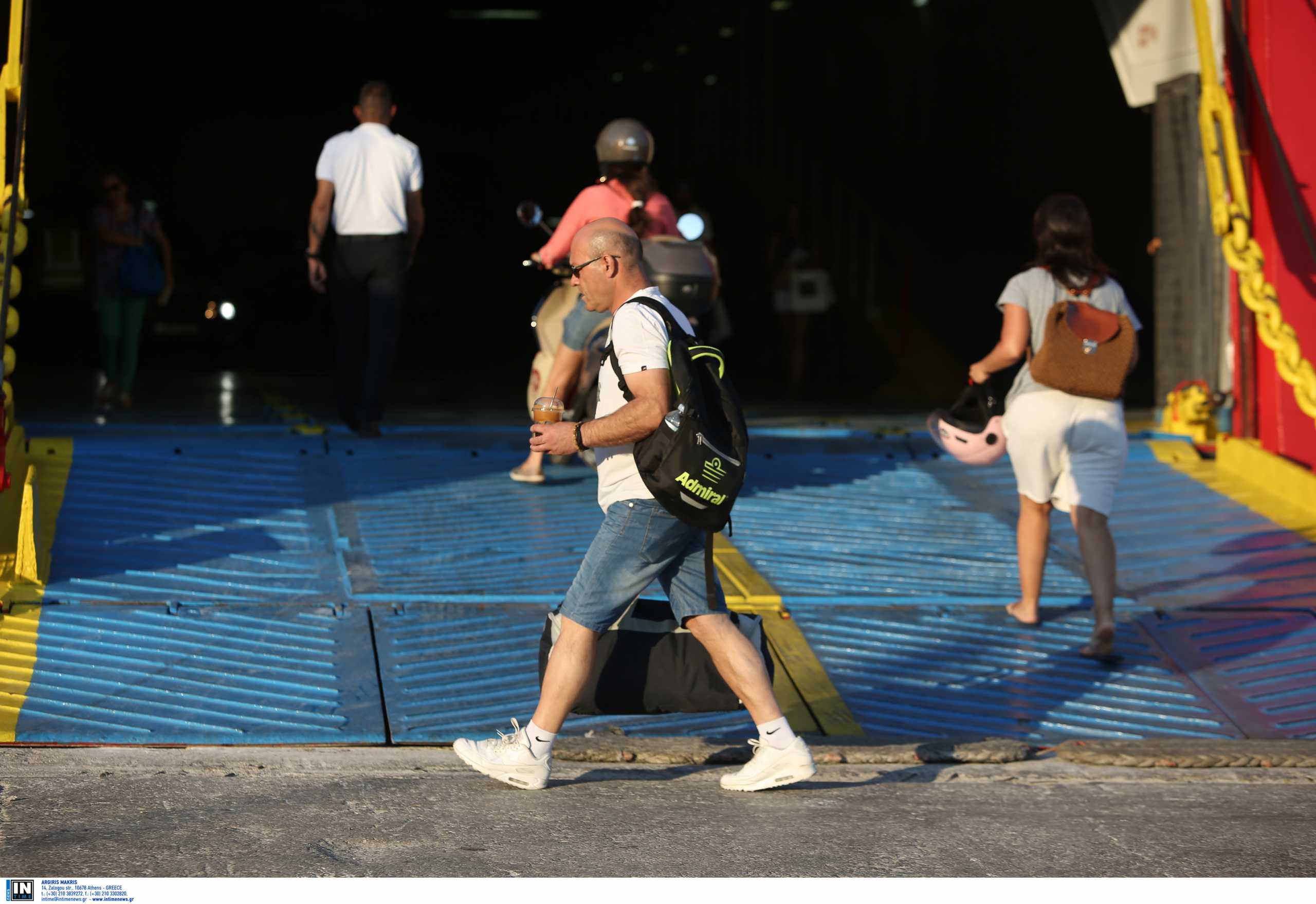 Ακτοπλοϊκά: Σύσκεψη στο Μαξίμου για τις «καυτές» τιμές – Μαρινάκης: Θα κάνουμε ό,τι καλύτερο για το όφελος των πολιτών