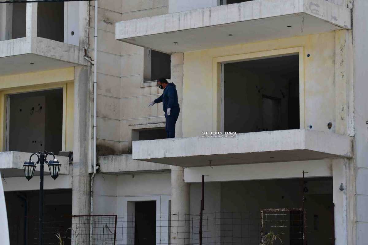 Ναύπλιο: Πτώμα άντρα σε πυλωτή οικοδομής – Θρίλερ με τις συνθήκες θανάτου του (pic)