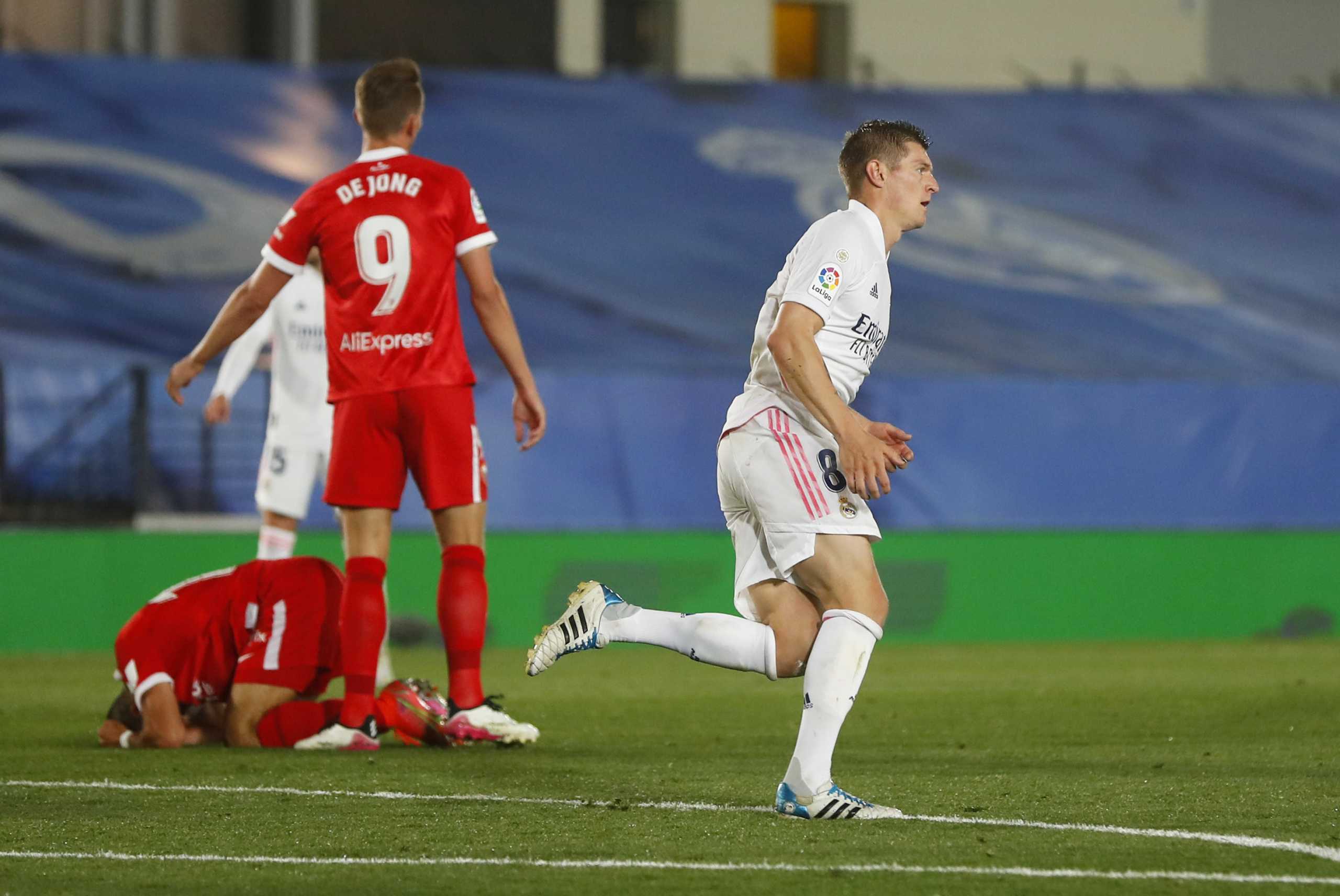 Soccer Football - La Liga Santander - Real Madrid v Sevilla - Estadio Alfredo Di Stefano, Madrid, Spain - May 9, 2021 Real Madrid's Toni Kroos celebrates scoring their second goal REUTERS