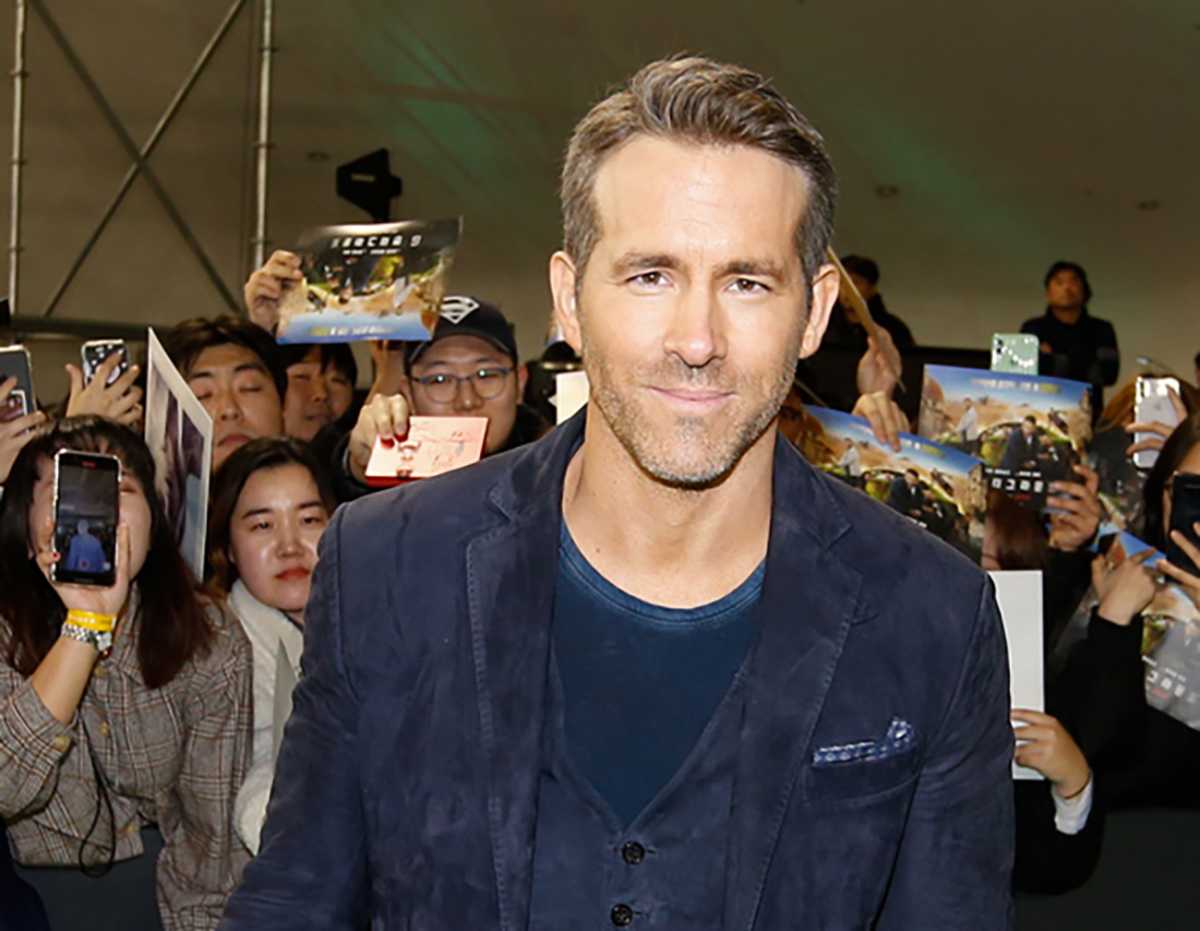 epa08823910 (FILE) - Canadian-American actor Ryan Reynolds arrives for the premiere of  '6 Underground' in Seoul, South Korea, 02 December 2019 (reissued 16 November 2020). Reynolds' proposed takeover of non-league Welsh soccer team Wrexham AFC has been approved by the club's supporters trust, according to media reports.  EPA