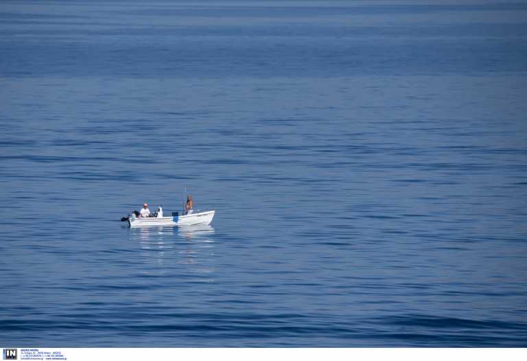 Σέρρες: Θρίλερ με αγνοούμενο ψαρά – Σε κατάσταση σοκ η γυναίκα του που ήταν μαζί του στη βάρκα (video)