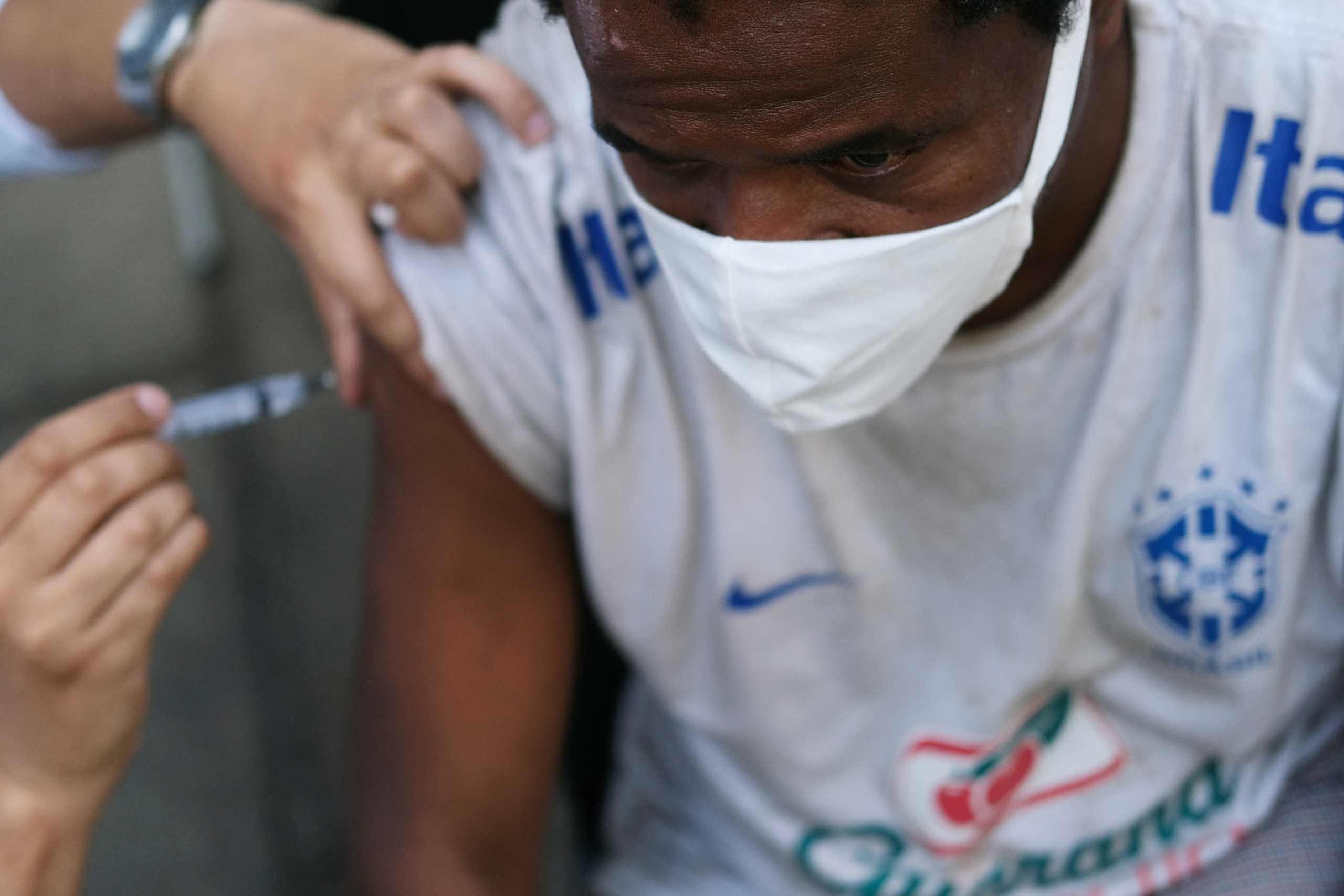 Βραζιλία: Η πόλη που οι θάνατοι από κορονοϊό έπεσαν κατά 95% λόγω των εμβολίων