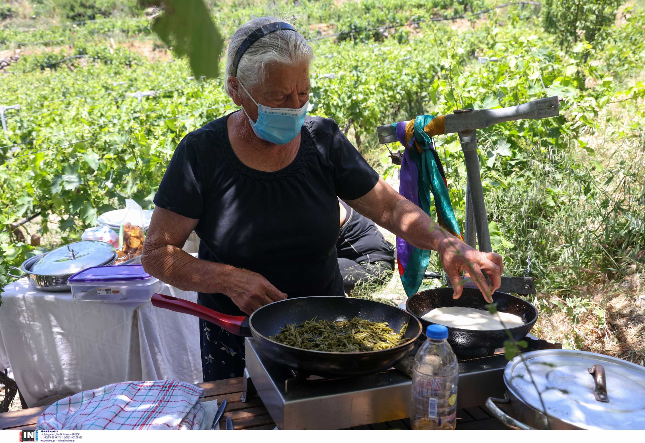 Κρήτη: Με όχημα το διάσημο νερό του – Βόλτα στο γραφικό χωριό που κερδίζει συνεχώς οπαδούς