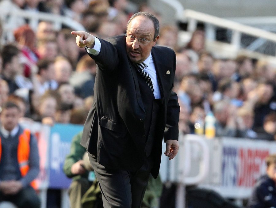 epa05308168 Newcastle United's head coach Rafael Benitez reacts during the English Premiership league soccer match between Newcastle United and Tottenham Hotspur at Saint James' Park stadium in Newcastle, Britain 15 May 2016.  EPA