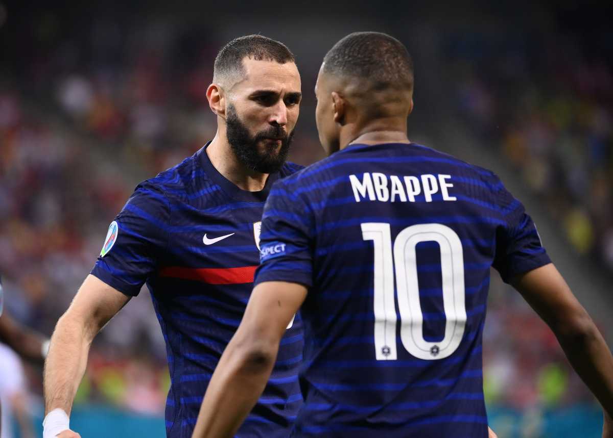 Soccer Football - Euro 2020 - Round of 16 - France v Switzerland - National Arena Bucharest, Bucharest, Romania - June 28, 2021   France's Karim Benzema celebrates scoring their first goal with teammate Kylian Mbappe Pool via REUTERS