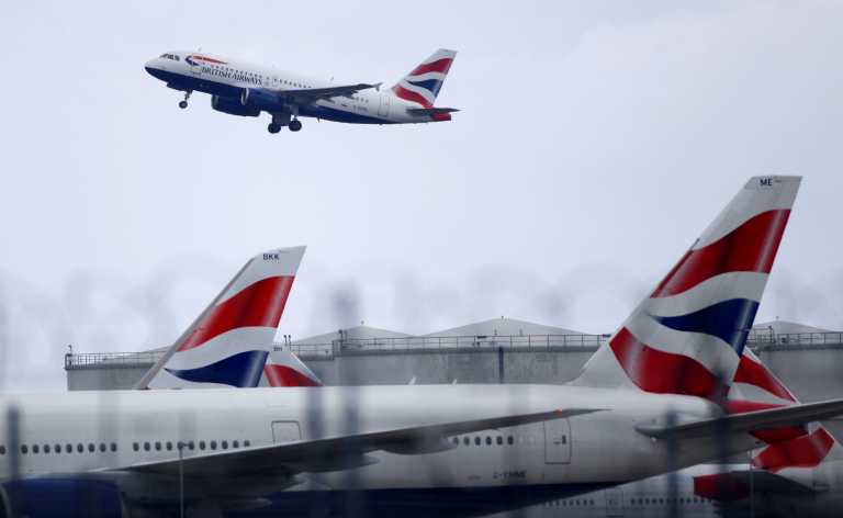Πανικός στο αεροδρόμιο του Χίθροου: «Κατέρρευσε» αεροπλάνο της British Airways (pics, vid)