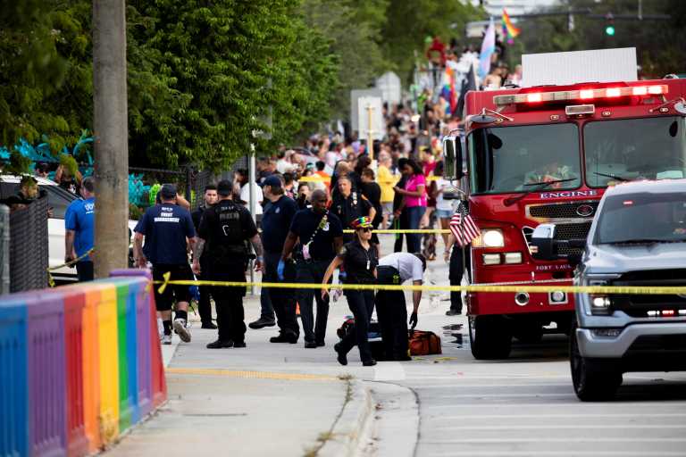 ΗΠΑ: Φορτηγό παρέσυρε και σκότωσε άνδρα σε Gay Pride στη Φλόριντα (pics, vids)