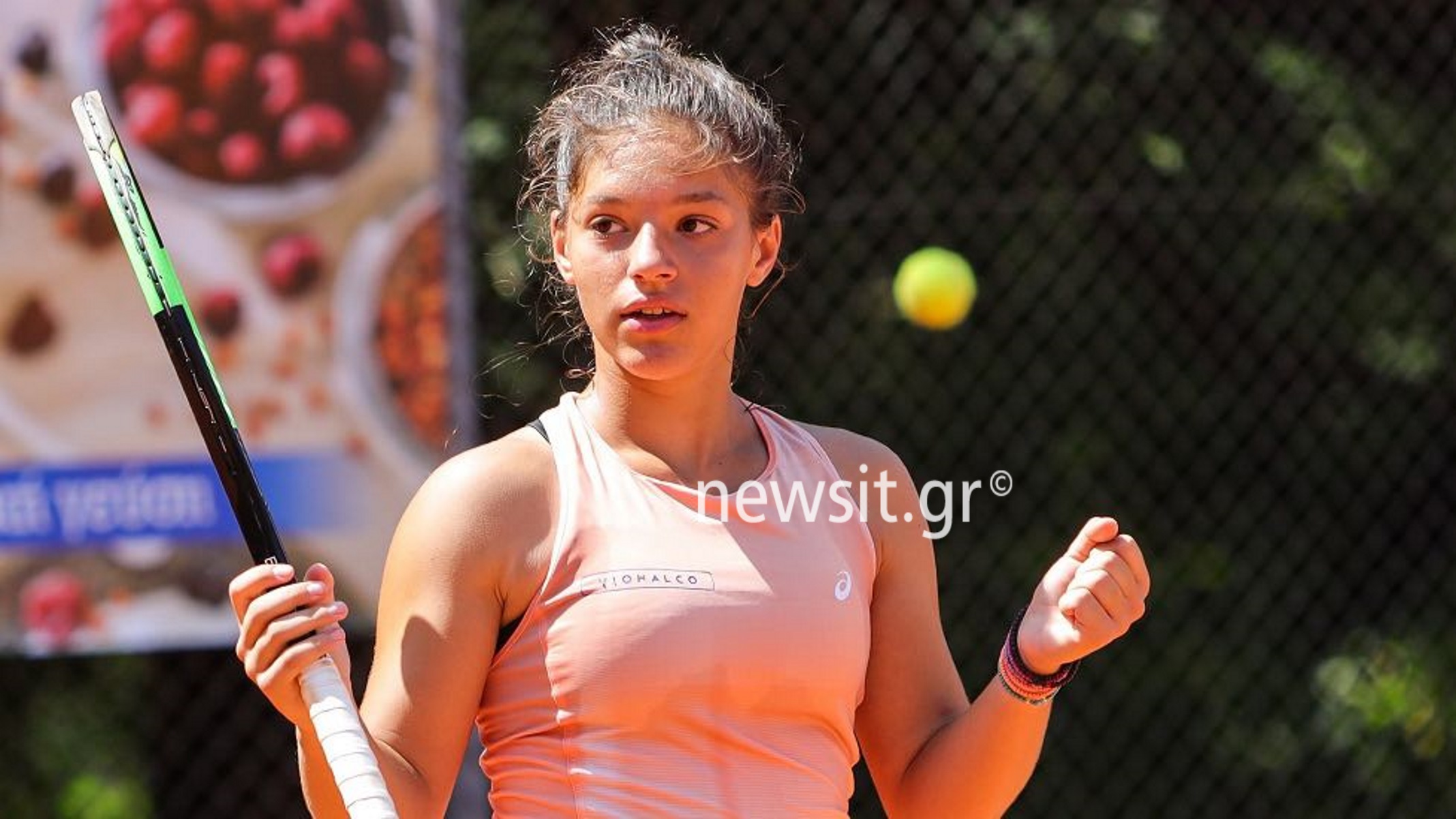 Roland Garros – Μιχαέλα Λάκη: Η νεαρή Λαρισαία που έφτασε στους «16» και ο Τσιτσιπάς (pics)